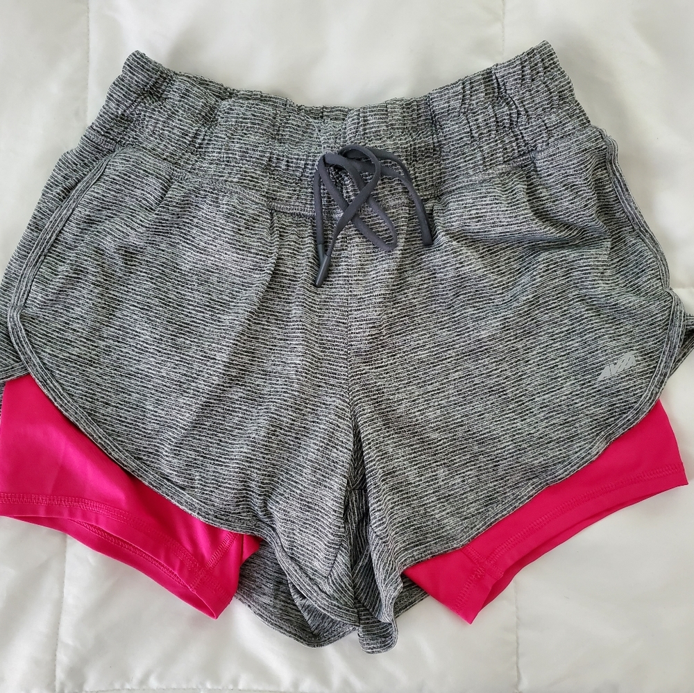 Avia shorts size S